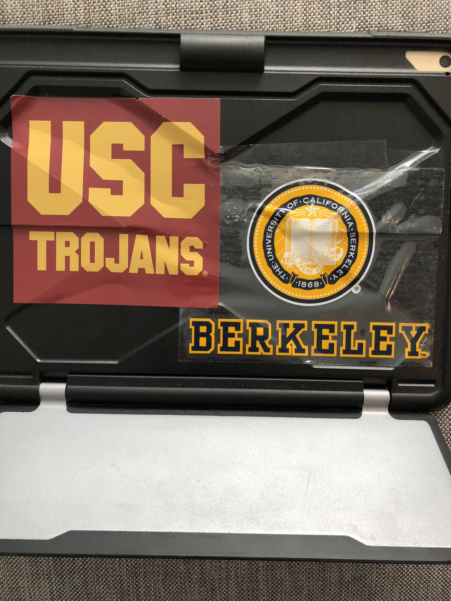 SusanKLopez's tweet photo. It’s mildly uncomfortable rooting for UC Berkeley Bears, go Bears! (Fight On Trojans!) https://t.co/iuYfcTRXKD