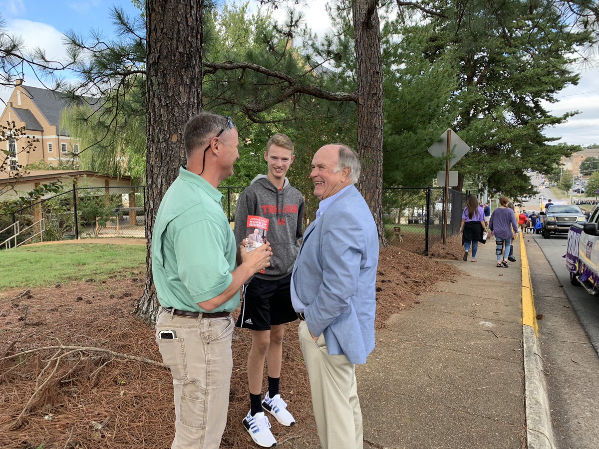 ElectJohnnyMack's tweet photo. Homecoming time at UNA! https://t.co/SZmmynaBkm