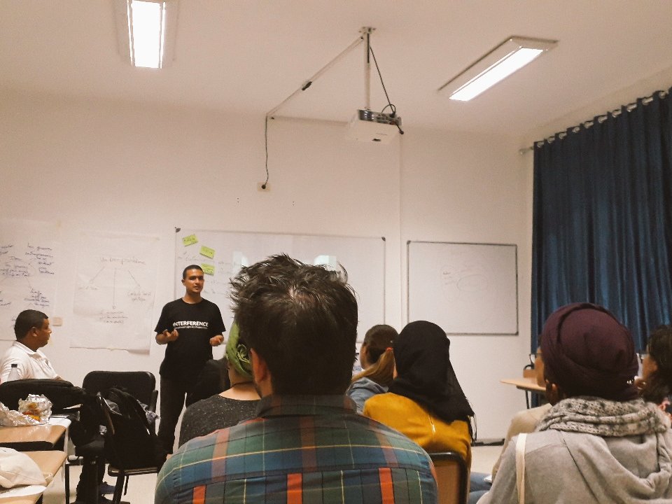 jamaity_tn's tweet image. Amine Gharbi de Collectif créatif parle du projet Interference, festival d'art de lumière à la médina de Tunis
#fj18  #culture