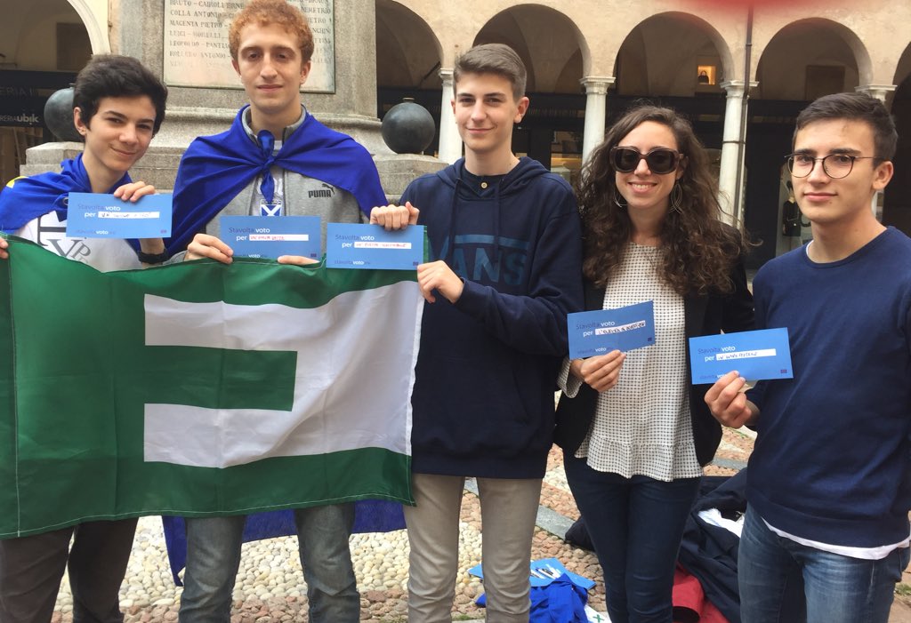 matildecer's tweet photo. #Varese c'é contro i nazionalismi per una #italiaeuropea 💪🏻🇪🇺💪🏻 

Per @13_10_org ▶️ @MOVFEDEUROPEO, @GFE_JefItaly, #ANPI, @arciVarese, @LegambienteVa, mazziniani @pd_va e @GDVarese 

In vista di #EP2019 ▶️ #stavoltavoto

#october13 #europe1310 https://t.co/sEY2JS6F99 https://t.co/THs1eC3T8o