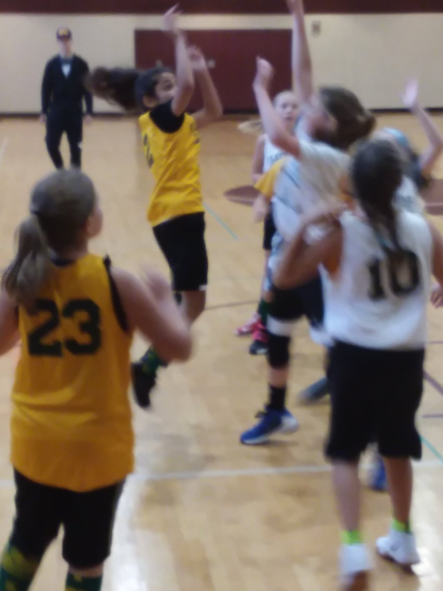 vill5thgrade's tweet photo. Madleen 2 for 2 early in rec game today. Future 2 guard for the lady rams #wahr #process https://t.co/GS3ajNC2Ug
