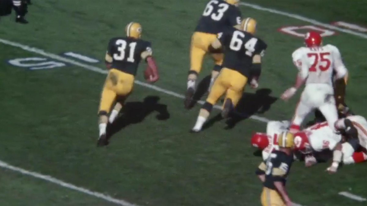 Super Bowl I flashback: Jim Taylor's touchdown gives the #Packers the lead.   🎥: pckrs.com/latdm https://t.co/C1CGYw5VYC