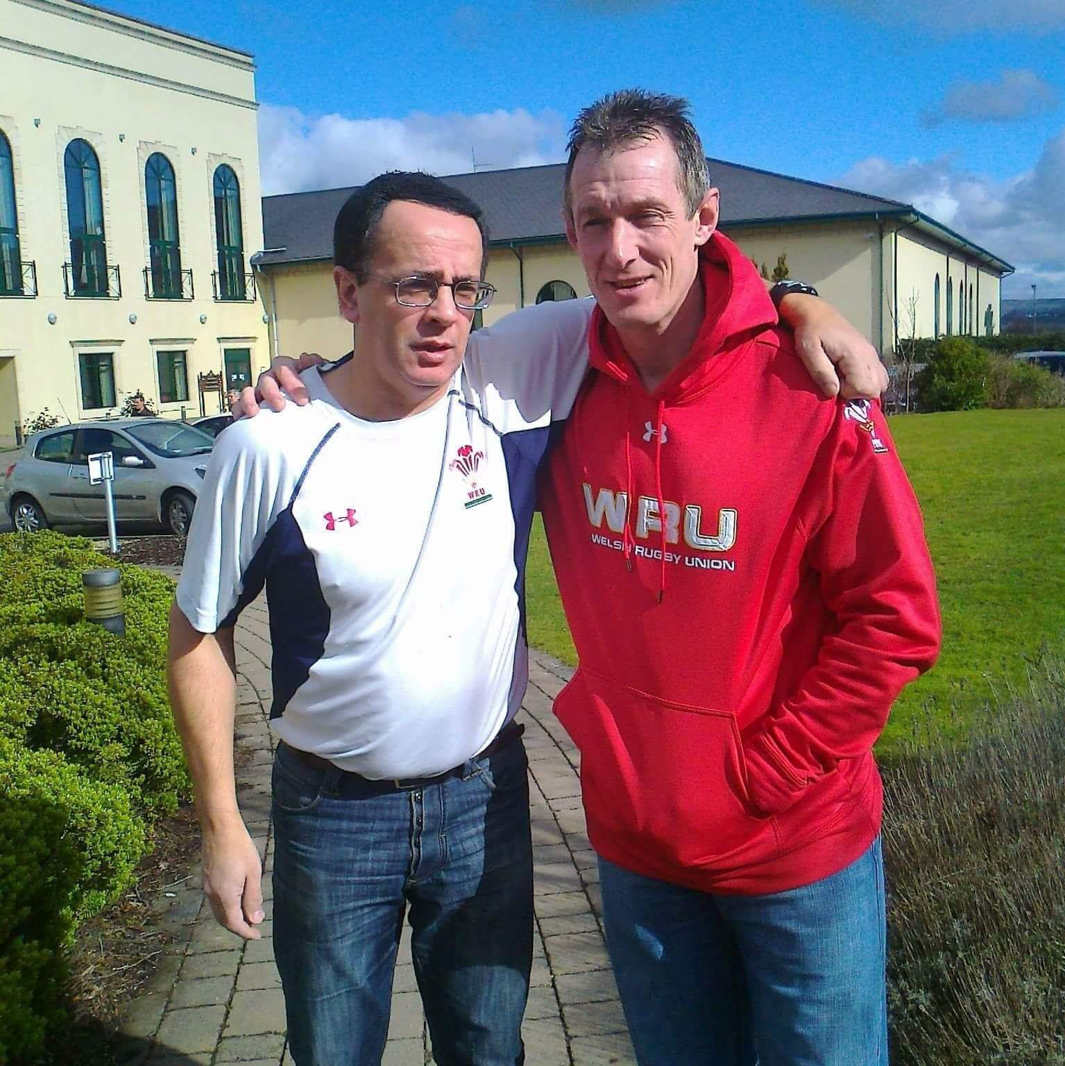 Happy Birthday to my great friend Rob Howley,wonderful to me last  the family too! 