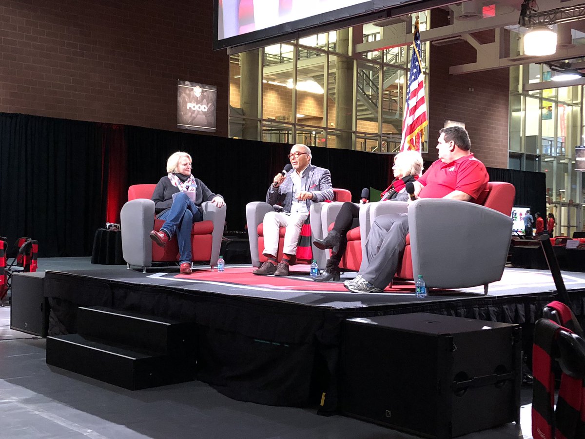 thermoware's tweet photo. Hearing @jboxstef moderate a panel with @MichaelNeblo, #DeborahPryce, #MikeColeman on civility. @osupolisci @OhioState @ASCatOSU Buckeyes lead together. #CivilityCaucusAlums https://t.co/RNguWwWFug