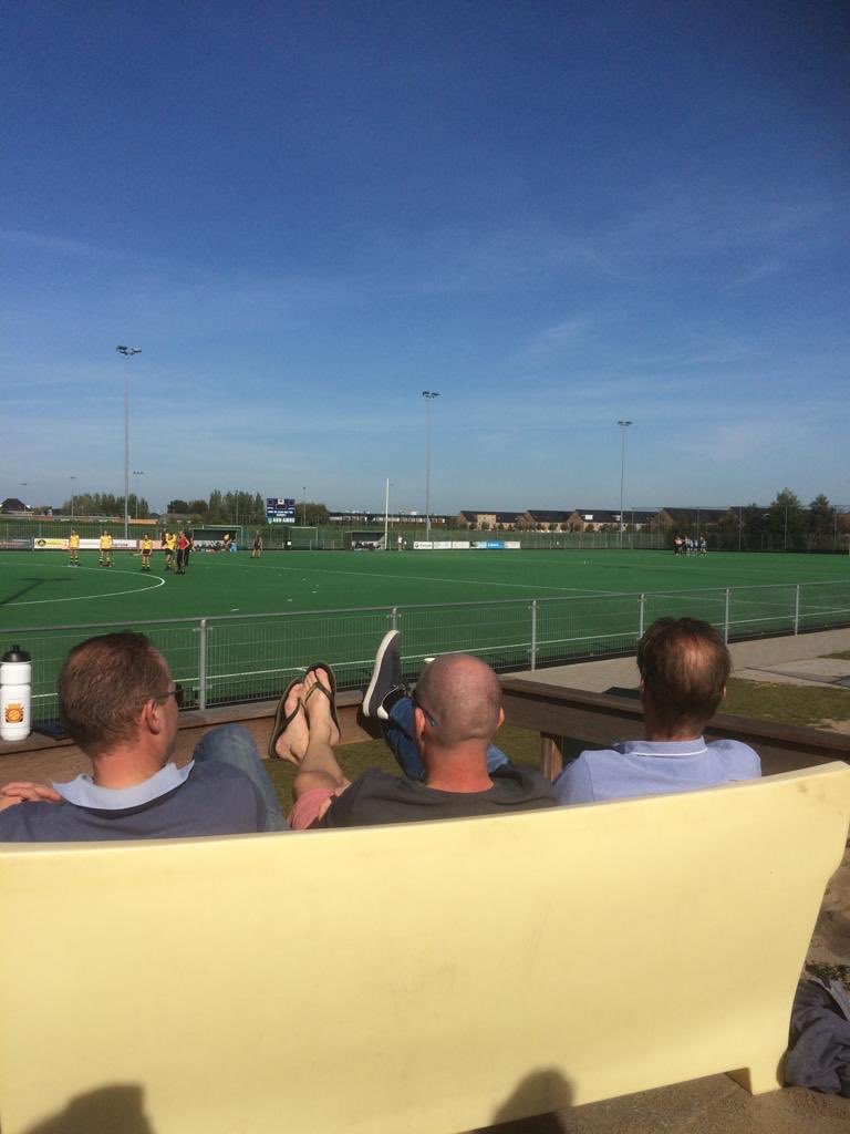 jcslegte's tweet photo. Heerlijk zo’n #indiansummer , lekker hockey kijken bij @HVBleiswijk MD2 https://t.co/bS90lE4wHy