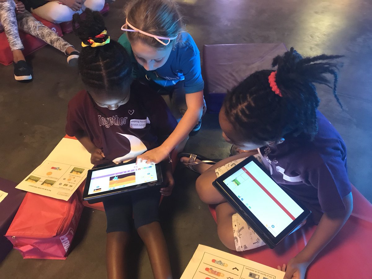 sophiethiebaut's tweet image. #Codingforgirls @CoderDojo4Divas #mamadochter #coderdojobe #wegostem #digitalewolven