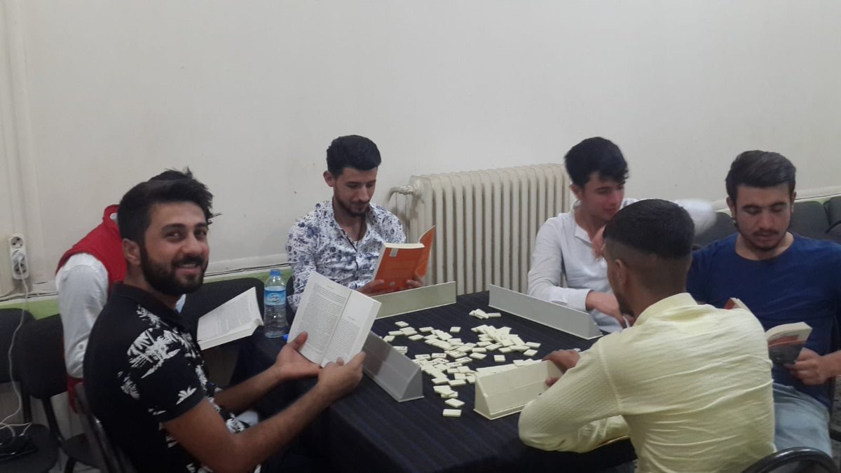 📚Gönüllü gençlerimiz ile Bahçelievler Kıraathanesindeyiz. Kıraathaneleri aslı gibi kullanmaya devam ediyoruz.. Gençlerimizle oyun masaları devirip,kitaplarımızı okuduk.📚 #KıraathanelerAslınaDönüyor