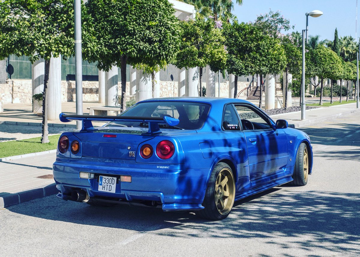 supercarsofmike's tweet photo. ¡¡ LA LEYENDA !! ¿CUANTAS PELIS DE FAST AND FURIOUS HABEIS VISTO?
#supercars #mike #omgr #awesome #brutal #top #legend #fastandfurious #atodogas #japancars #jdm #skylinegtr #skyline #r34gtr #sabado https://t.co/DEOdmcTiAi