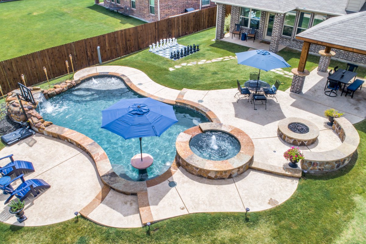 GoldMedalPools's tweet image. 👑Today is #NationalChessDay - check out this fun-filled backyard with #PoolHoops and #GiantChessBoard! Whatever ideas you have for your pool build, we will work to create the best design to fit your lifestyle. #ResidentialPools #PoolDesign #Fall #SwimTime #PoolService #Relax