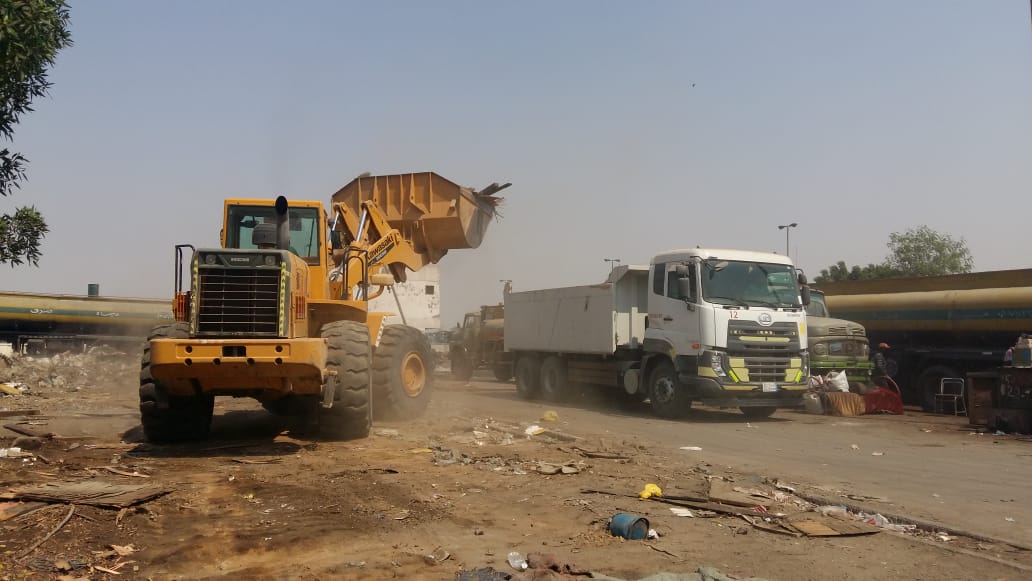 استمرارا لمكافحة #التلوث_البصري و #تحسين_المشهد الحضري 
#أمانة_جدة تغلق 62 ورشة وترحل 19 عاملا مخالفا في نطاق بلدية المليساء بـ #جدة 
bit.ly/2yee0y8