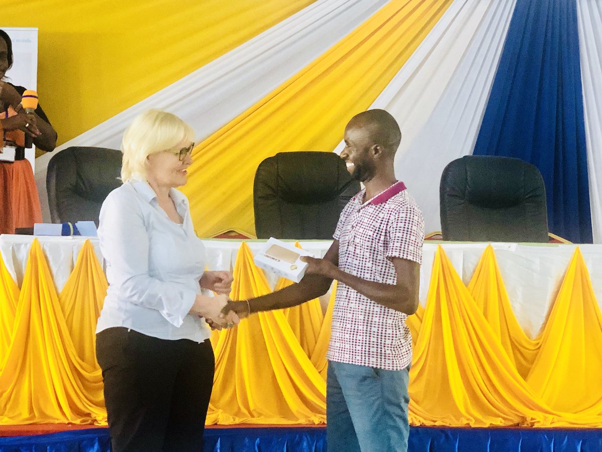 atienotieno's tweet photo. @iNyakach of @AmazingKisumu has won the @RoGGKenya raffle prize at the #LakeRegionMediaExpo2018 #LRME2018 wel done Dennis! @KisumuCountyKE @AMWIK @KCA_KENYA https://t.co/g8LCRXJmb8