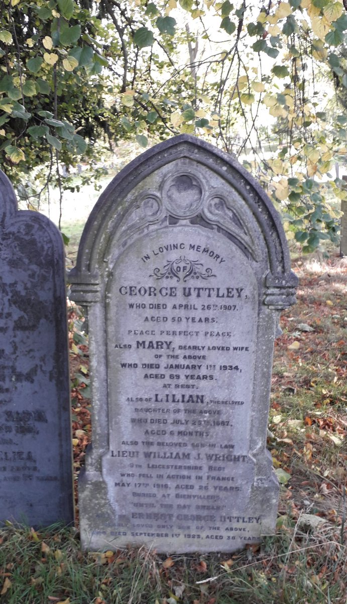 InscriptionsWw1's tweet photo. #WilliamWright (Lieutenant)
Fell in action 17 May 1916 #France #Bienvillers
Aged 26
#LeicestershireRegiment
#GeneralCemetery #Nottingham
#WW1 #LestWeForget https://t.co/7WpCiOfRaf