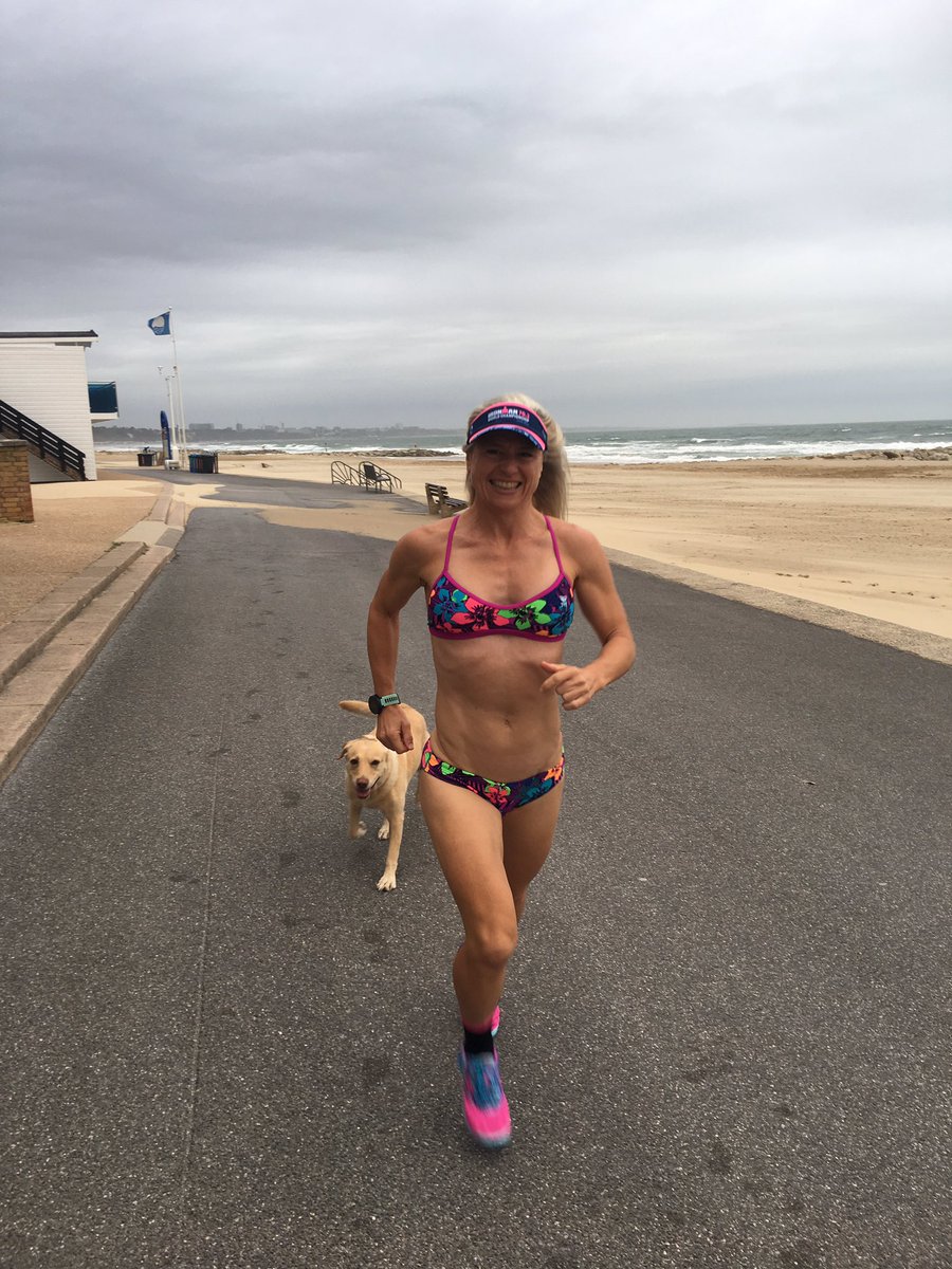 OHerlihyLouella's tweet image. Virtually joining in the #Ironmanwc #kona Underpants Run! #goals #fitover40 #tri247 #triathlon #doepicshit @bettydesigns