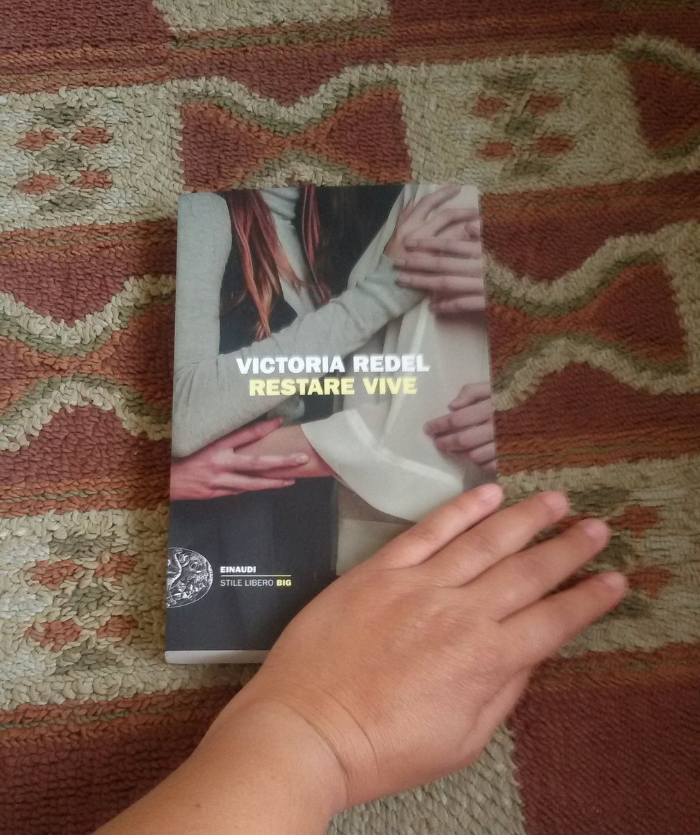 CasulaGiuliana's tweet photo. Grazie #VictoriaRedel . Restare vive. Grazie @Einaudieditore @reppomanuno #UnLibroAlGiorno #CasaLettori @CasaLettori @libriamati @recerusse @alespiga67 @GiuliaCiarapix @signoraDalloway @giulianasonnati @LuciaLibri @artdielle @mariadicuonzo1 @Matteo__BG https://t.co/1xbPYKxdXA