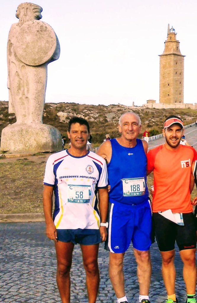 RutaCNaval's tweet photo. #corredorespopularesarmada con el gran @jesusbernalgome en la Carreira Popular Polo Paseo Marítimo da #Coruña 5K 👏👏👏👍 @ccnorte @AmuraSportwear @basquetcoruna https://t.co/RJ7eWgRVFr