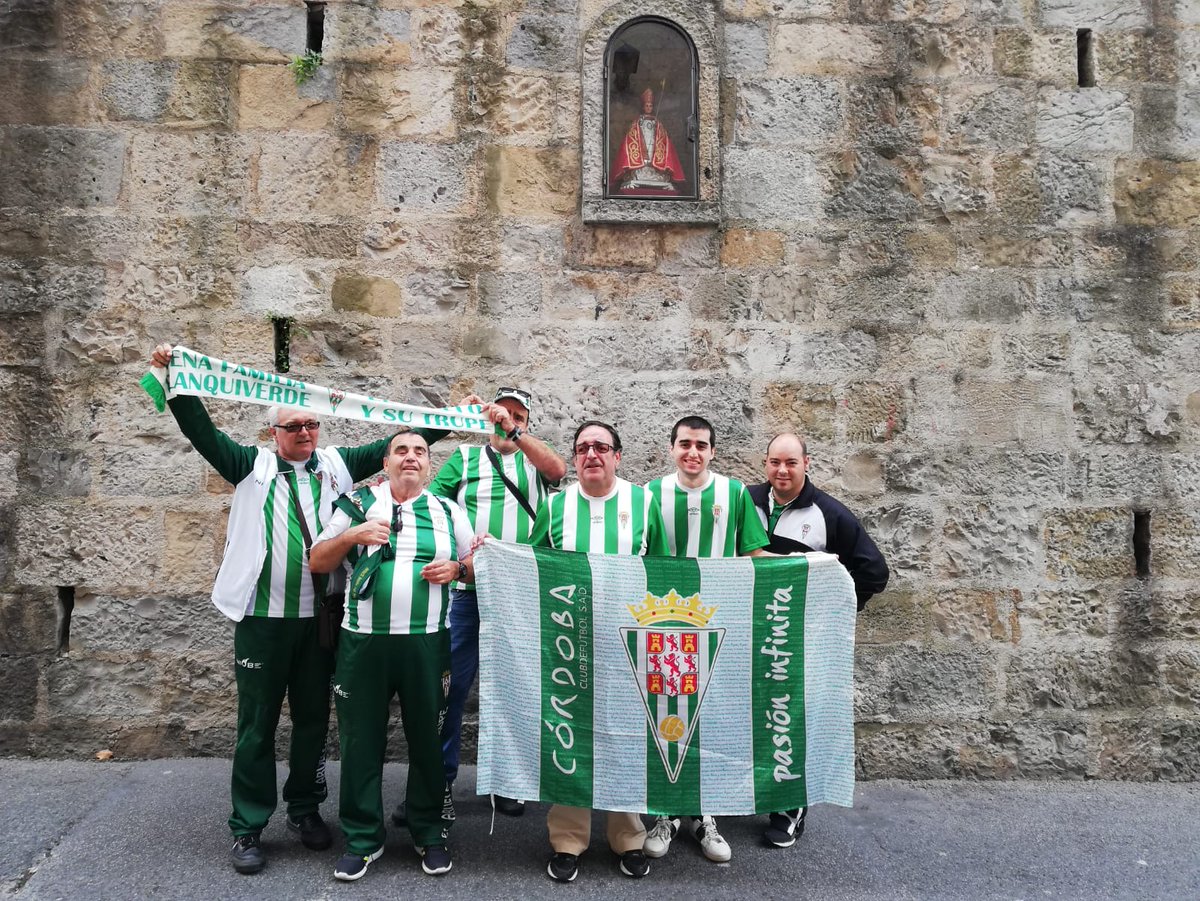 elabueloysutrup's tweet photo. Lo poquito que aportamos, para que Pamplona sea blanquiverde https://t.co/t6cZ2kgTmU