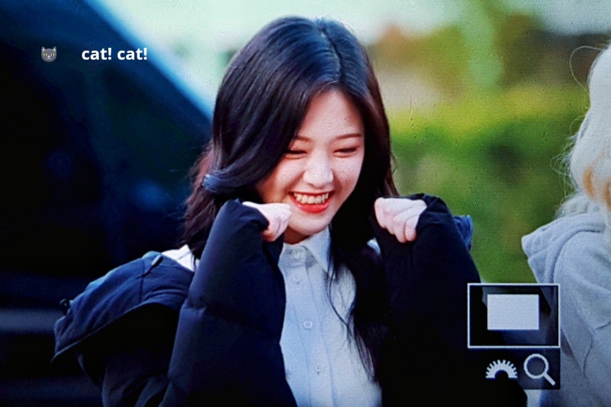 catcat_hj's tweet photo. 181013 미니팬미팅
#이달의소녀 #LOONA #현진 
#김현진 @loonatheworld https://t.co/xxu4uuzU6v