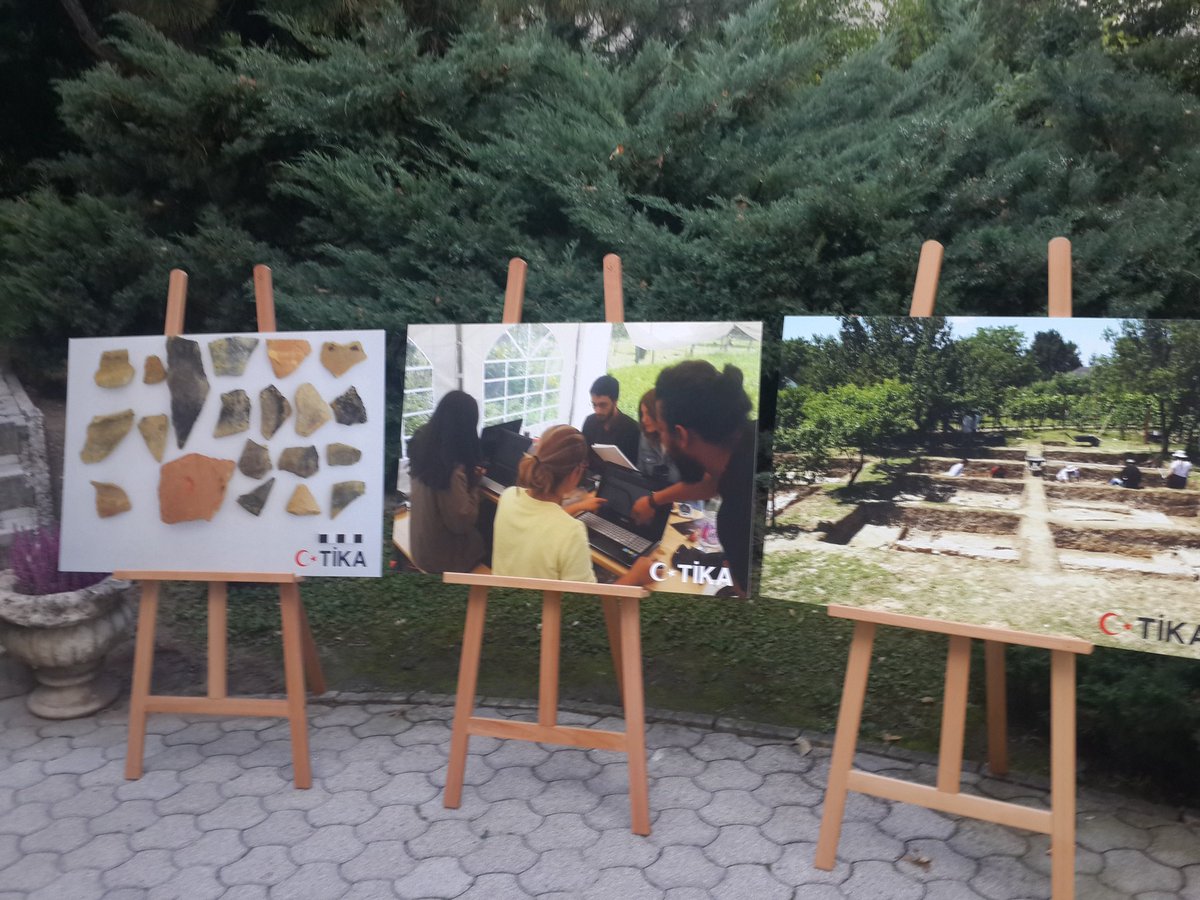 A nice temporary exhibition of the excavation memories at TİKA headquarters in Budapest last week opened on the occasion of Gül Baba Türbe and Museum opening.