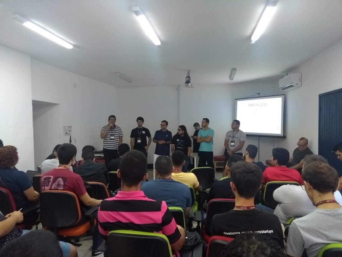 devdrops's tweet image. @phpestene e a representação das comunidades PHP do nordeste #phpeste2018