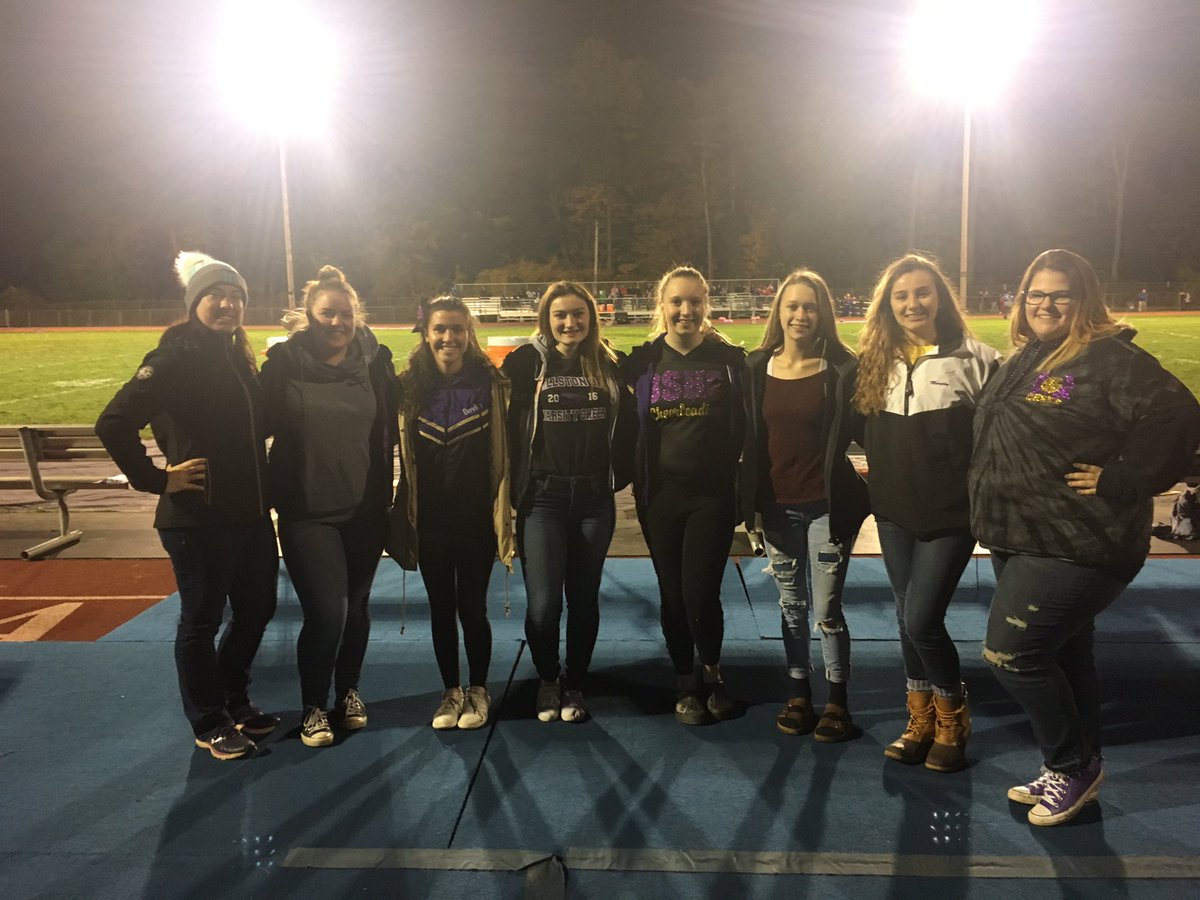 BspaCheer's tweet photo. Some alumni came to visit as we celebrated our seniors at their last homecoming game! https://t.co/coVoWnbPIZ