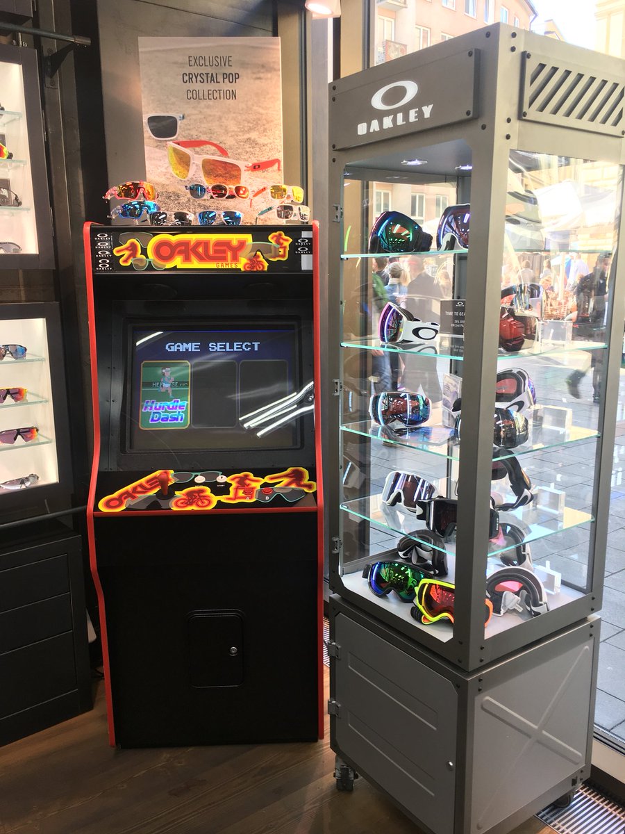 Exclusive Crystal Pop collection now in store <a href="/oakley/">Oakley</a> #Munich #CrystalPop
