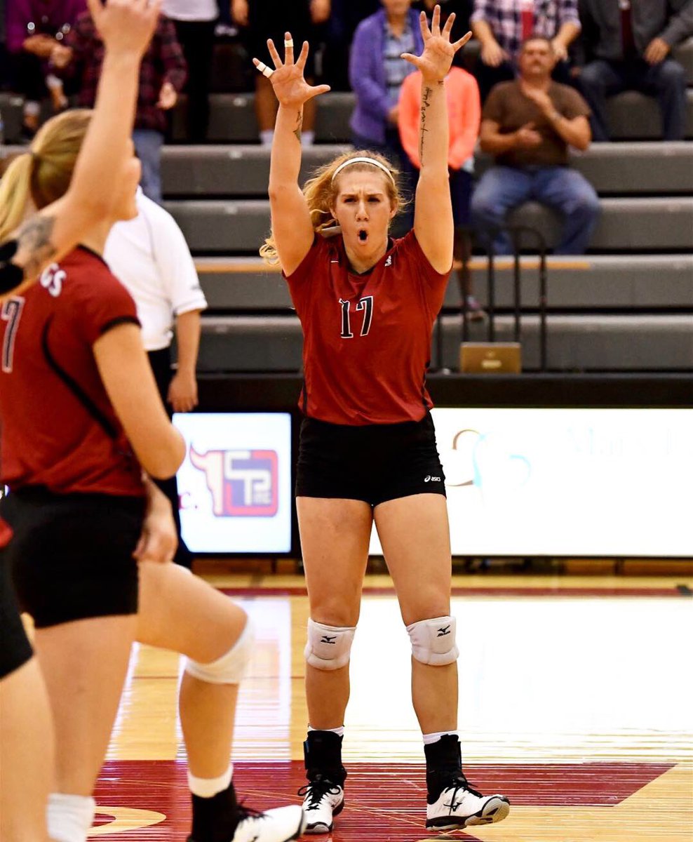 HCBroncoWVB's tweet photo. Did someone say GAMEDAY? 🙌🏽🙌🏽🙌🏽 Your #14 HCVB Squad take on the Briar Cliff Chargers today in Sioux City, Iowa! First serve @ 5:00 p.m.! Watch live: https://t.co/fxNYmdKnhX 
#wearebettertogether #molifuastrong #normstrong #gobroncos 🐎❤️🏐 https://t.co/5pnxY27d7J