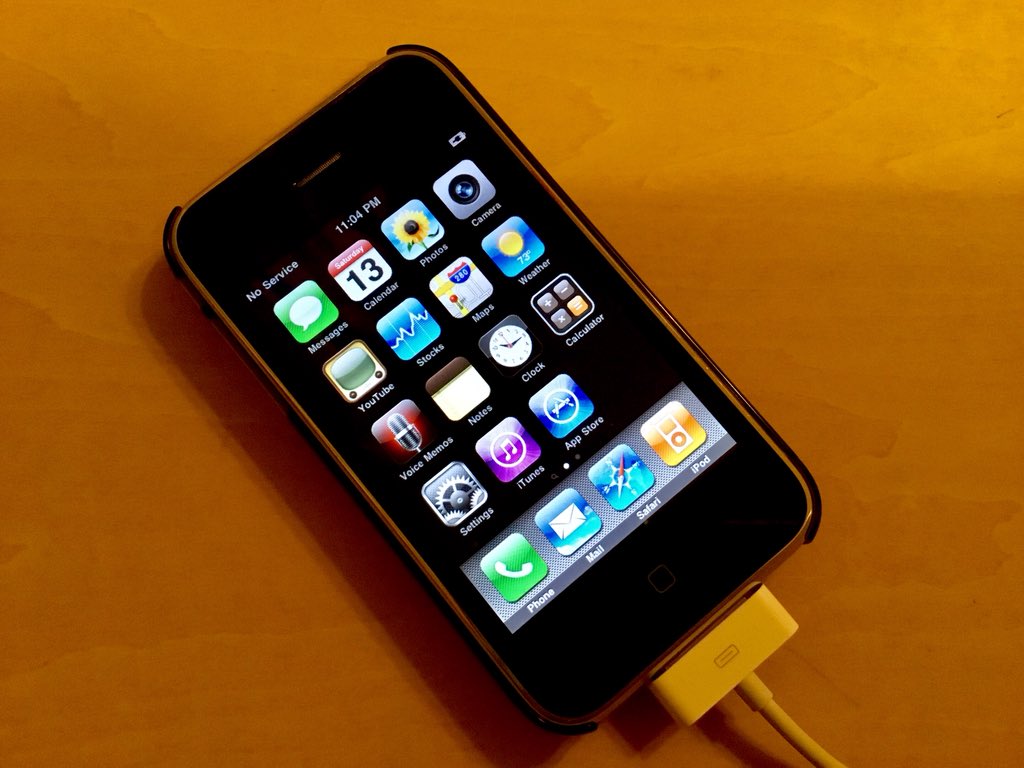teke3in's tweet photo. iPhone 3GをiOS 3.1.3(iPhone OS 3.1.3)にしてみた。
Dockの見た目がiOS 4と違って好み。
次は2.1にしようか考え中だけど暫くは3.1.3で使う予定。
過去のツイートにて情報提供してくださった方々、ありがとうございました。
#iPhone3G #iTunes #iPhoneOS313 #iOS313 #iPhone https://t.co/mCgGDGJJ65