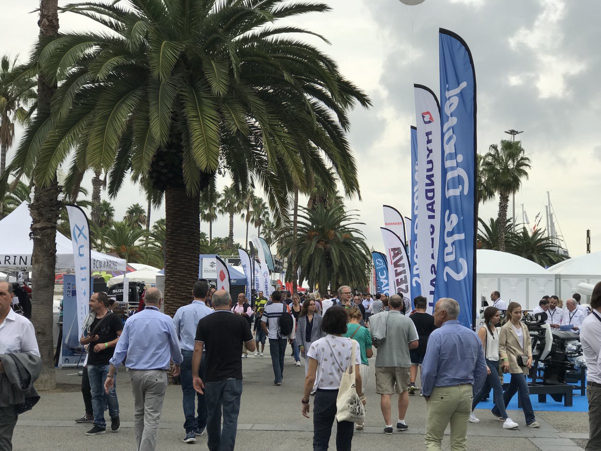 A pesar del tiempo, los ánimos no decaen y nuestros visitantes están disfrutando del salón y aprovechando al máximo este sábado.