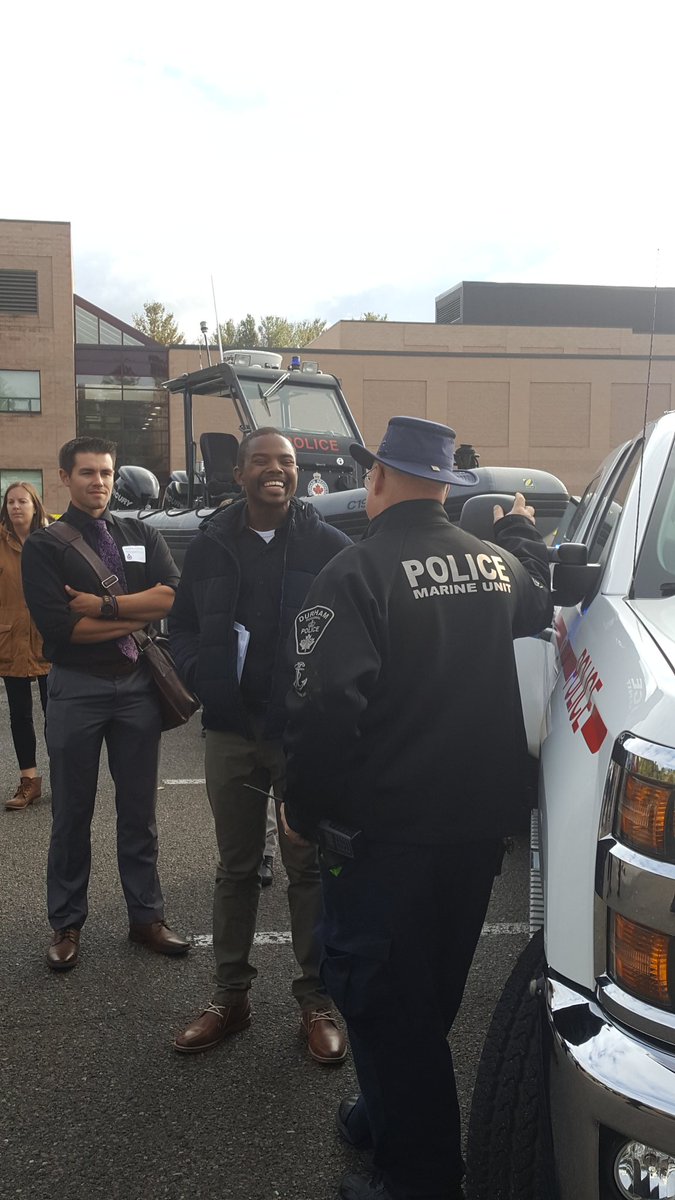 DRPS's tweet photo. Attendees at the Diversity Recruiting Symposium in Pickering meet with members of our service to learn about a career in policing in Durham - a region that is home to many culturally diverse communities. https://t.co/JbFYmVzYYT