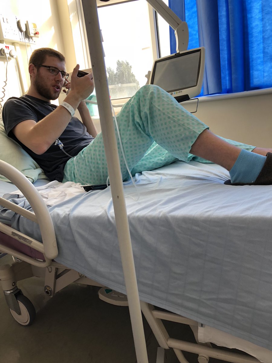 Ste_Collins's tweet image. Those trousers though 😂🏥 

#LookingHotInHospital #NoBro