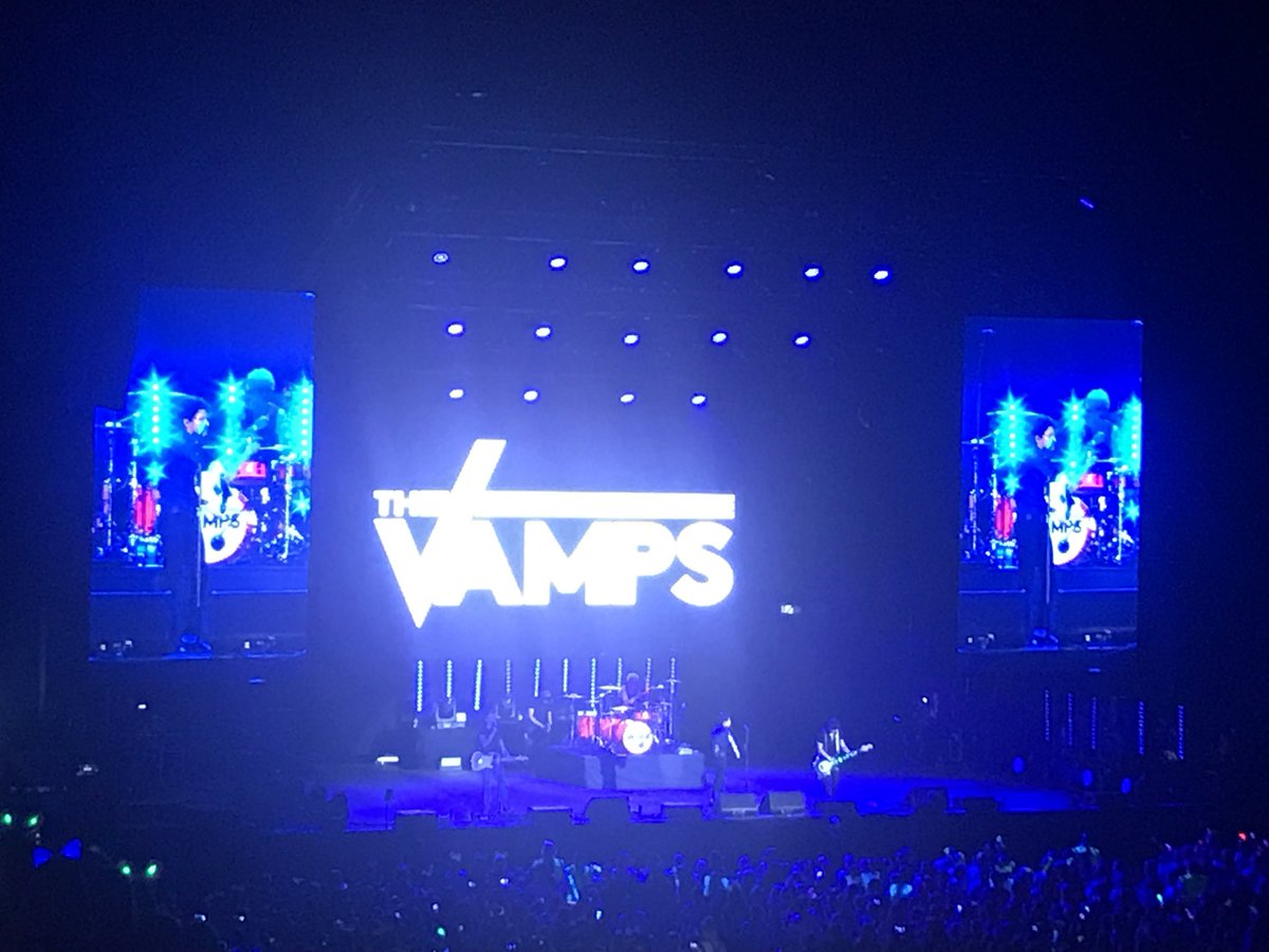 SUAGirlguiding's tweet photo. Totally worth the wait @TheVampsband! Phenomenal sound 🎶🎸🎤 #BigGig #BigGig2018 @Girlguiding https://t.co/efCL1w6TGN