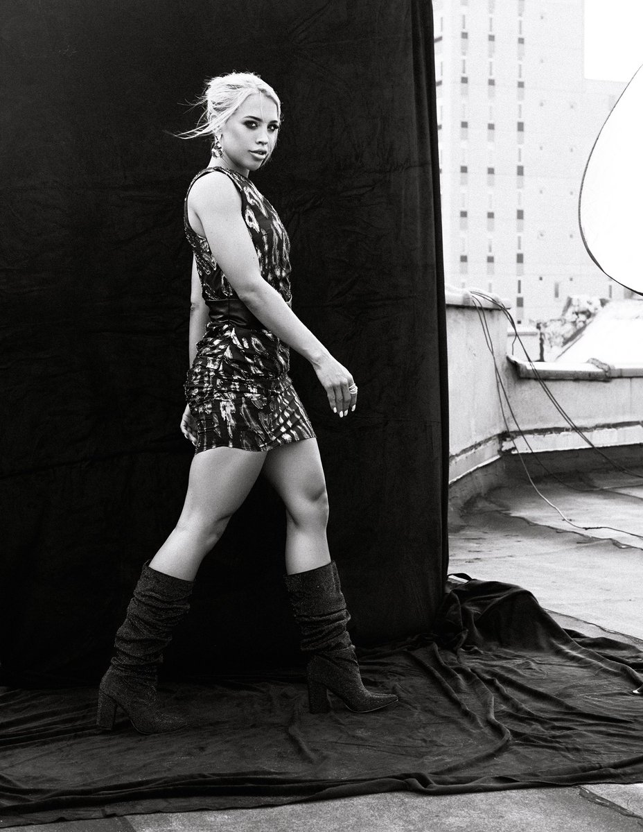 We have an amazing story with #TammyHembrow in the #fall issue and it’s fabulous. Come see for yourself! jutefashionmagazine.com/magazine/fall-… photo: <a href="/LynziJudish/">Lynzi Judish</a> earrings/ring: <a href="/BonheurJewelry/">Bonheur Jewelry</a> dress: <a href="/GUESS/">GUESS</a> shoes: <a href="/lulusdotcom/">Lulus</a>