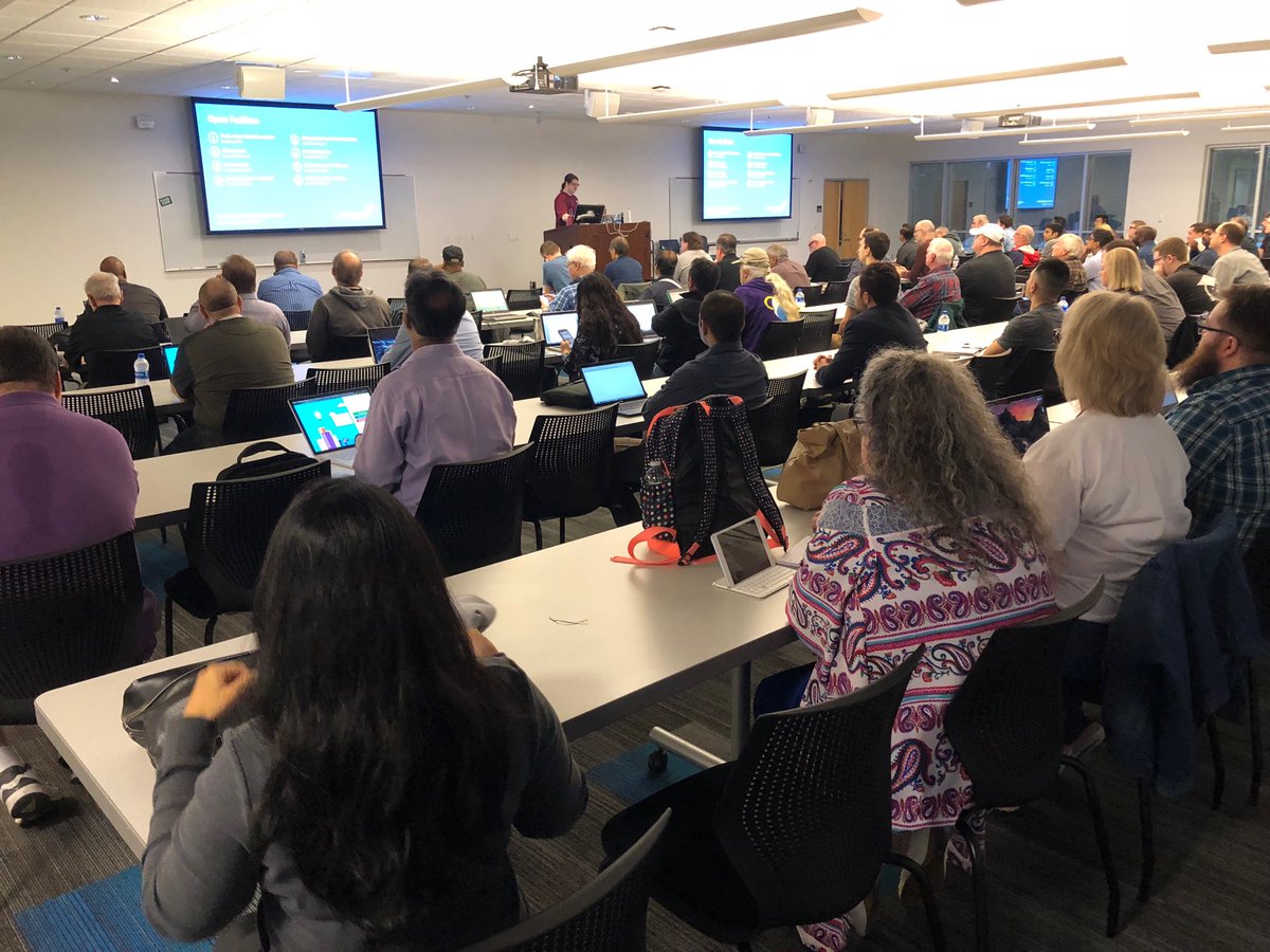 Electronhacks's tweet image. Kicking off the keynote at #DevFestWeekend2018 at the DFW #Microsoft campus this morning.
