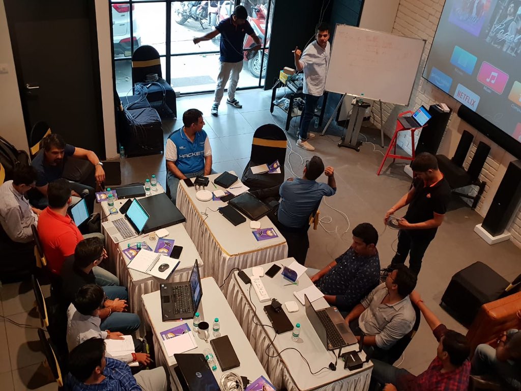 next_bee's tweet photo. @Peplink 101 training in Mumbai #india with over 20 integrators attending a hands on lab with the products ! #peplove https://t.co/Xnh27MNoVT