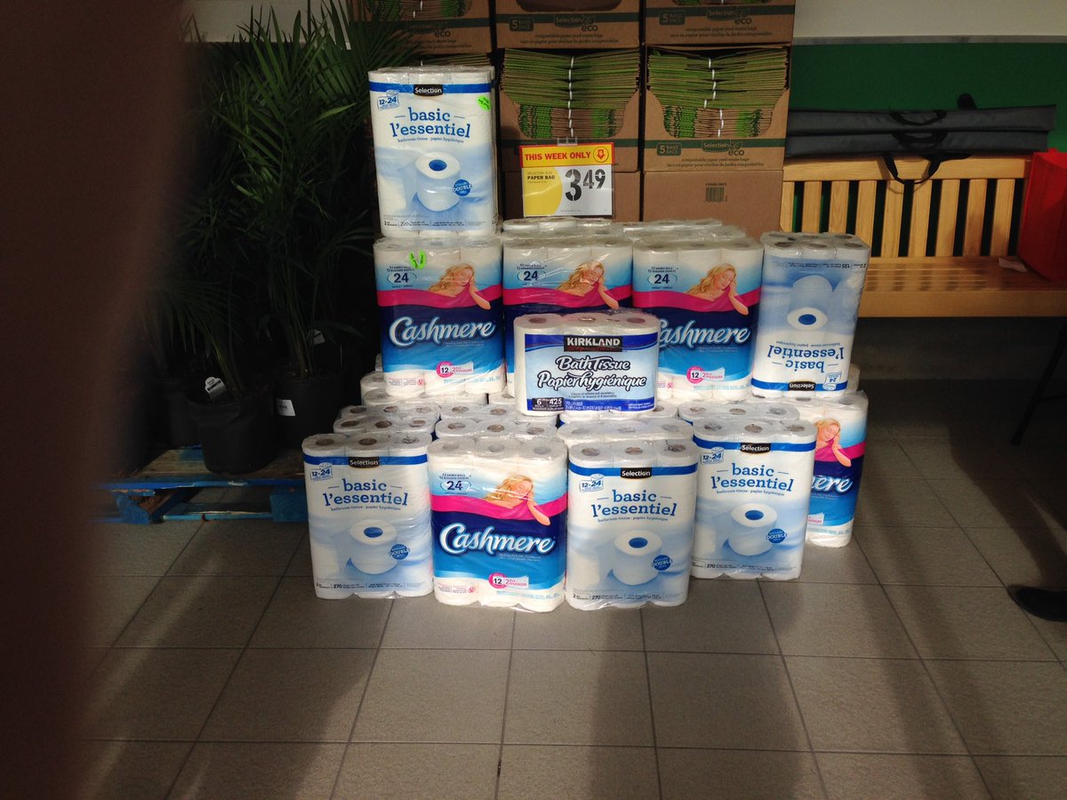 The toilet paper tower is starting to grow! Up to 920 rolls so far! <a href="/TPTheTown/">TP The Town</a> #itsypurrolltogive
-Mallory