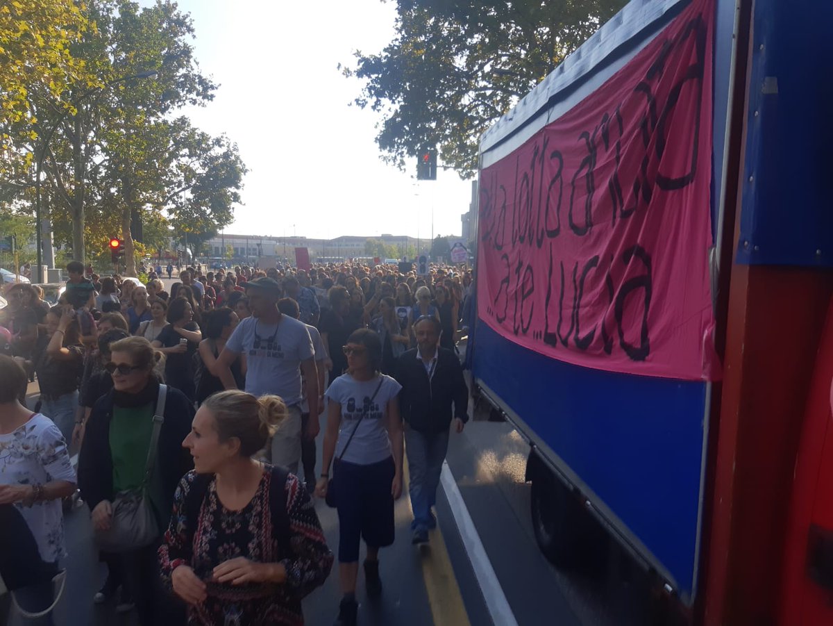 Lab_Crash's tweet image. In migliaia a #Verona per portare un secco no alle mozioni antiabortiste! Siamo tutte in #AgitazionePermanente! #moltopiudi194 #nonunadimeno