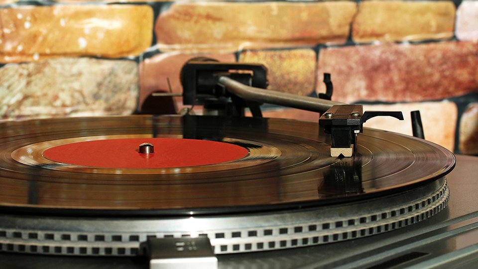 CompaniesHouse's tweet photo. For #NationalAlbumDay we've blogged about 'records' 😉 » https://t.co/WOQOEK9xMv https://t.co/ueRwi4cYu9