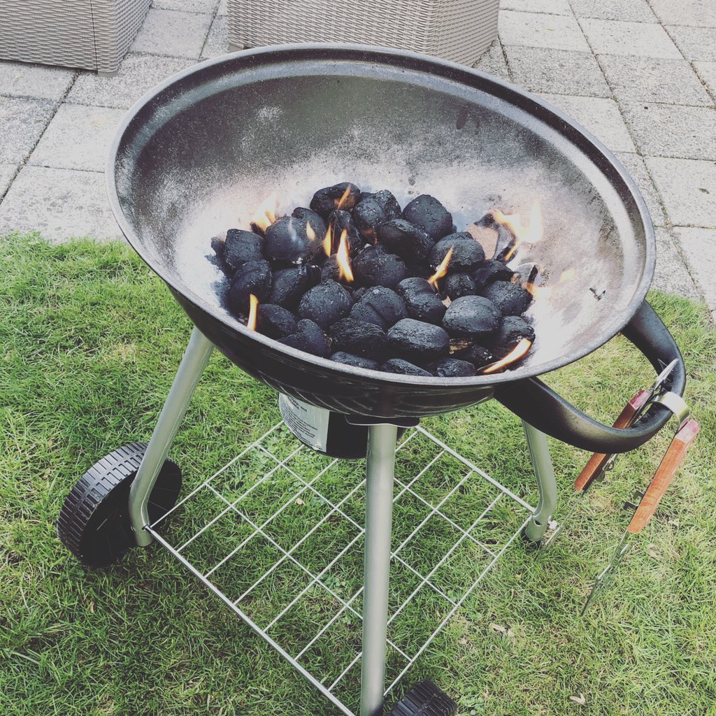 djorphannl's tweet photo. 26 degrees in october, then you’ll know it’s BBQ time 🔥 #bbq #bbqtime #bbqinoctober #bbqistheshizzle #hardstyle #cheers https://t.co/EDxj2bYSPR