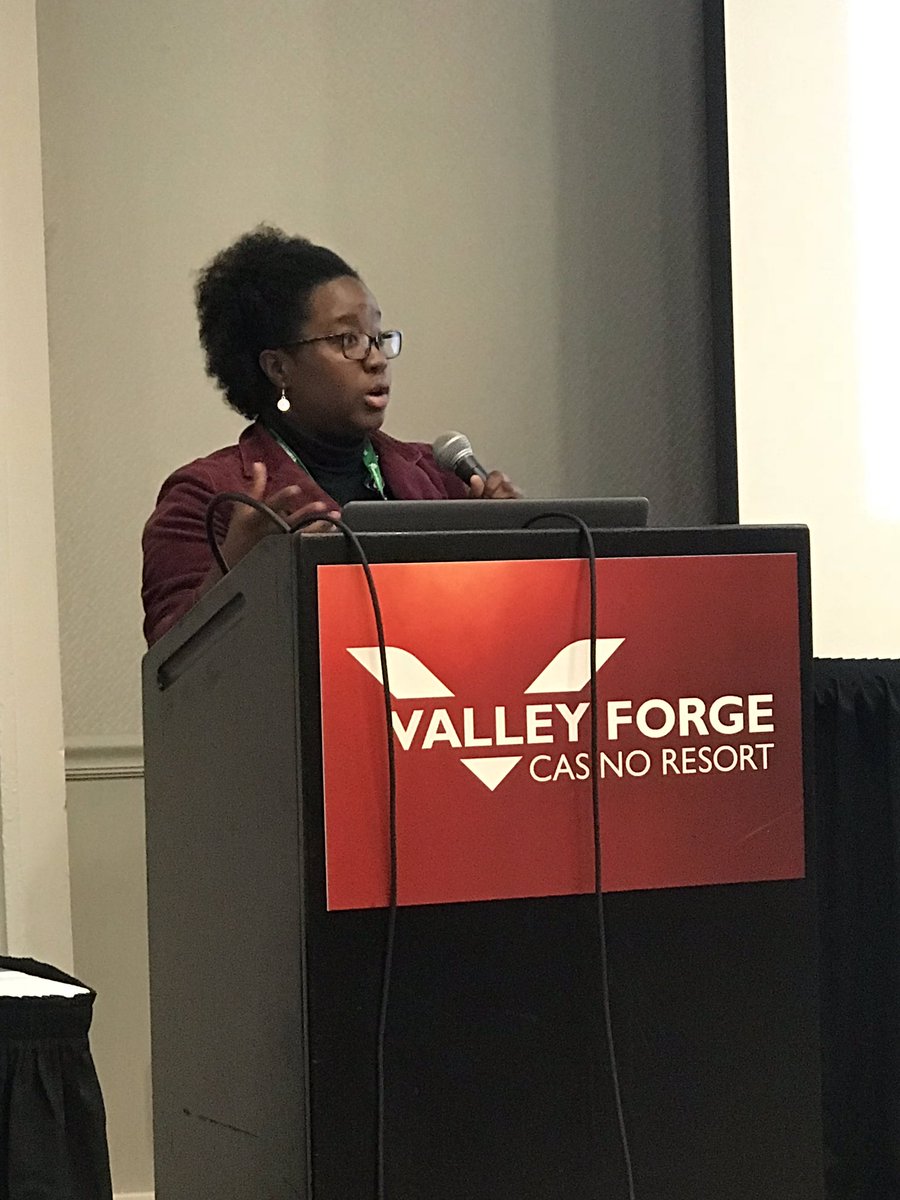 #TiffanyHilson (<a href="/MadamAncestry/">Madam Ancestry</a>) is teaching attendees at #AAHGSconf about #socialmedia for #genealogy. She is doing a great job for <a href="/AAHGS/">AAHGS</a>! 👏🏾👏🏾👏🏾