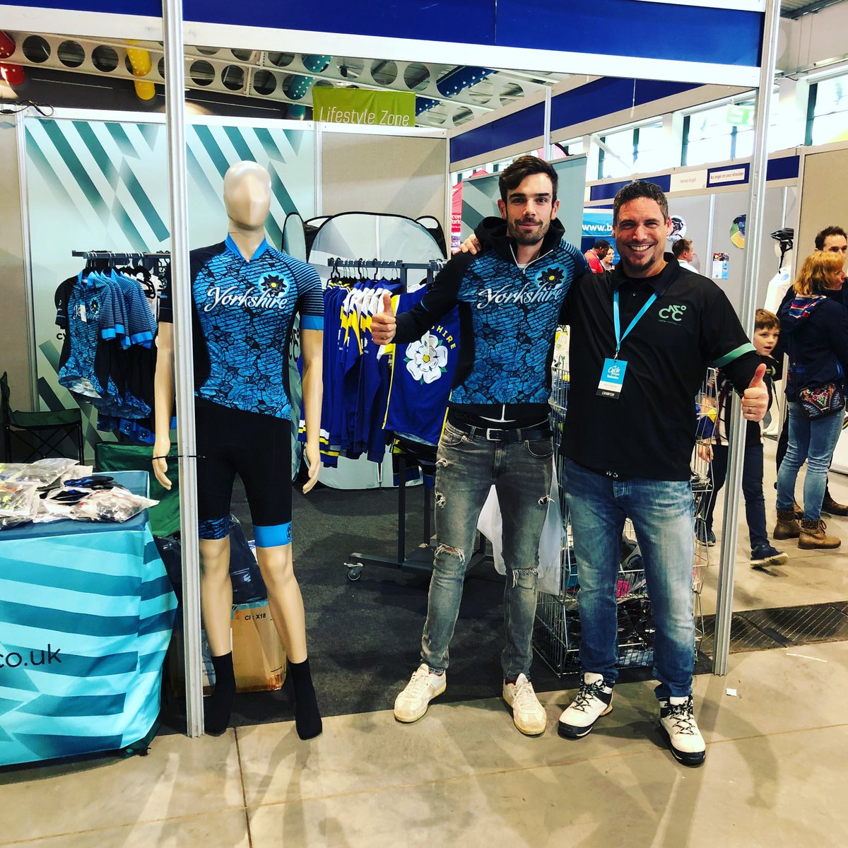 cycleclothing's tweet photo. Pleasure to meet @tennanto today at the @Cycle_Expo The #limio #yorkshire #jersey most certainly looks the part! https://t.co/3w1LqzCfwg