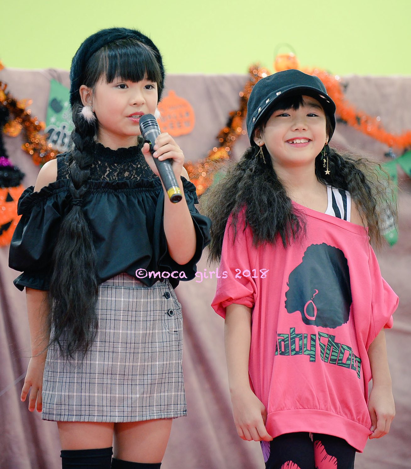 Twitter এ Hati Style Kiki Studio 女子小学生モデルユニットmoca Girls ファッションパフォーマンスは おすすめのコーデ紹介のランウェイ ダンス2曲 そして トークもがんばっています 写真は 八食キッズコレクションのkaduki Aira 女子小学生 キッズ