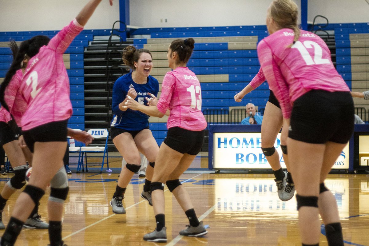 pscbobcats's tweet photo. The @PSCVball team pulled off a little upset last night and beat Mount Mercy in five long sets in the AWAC! https://t.co/mFZUuOMmCa #ClawsOut #PeruState151 @ClaireCudney had an NAIA-high 51 digs! #DiggingMachine @kirashapiro @cickavica @taytay_thompson @BurianekHannah https://t.co/WnzopP1qwr
