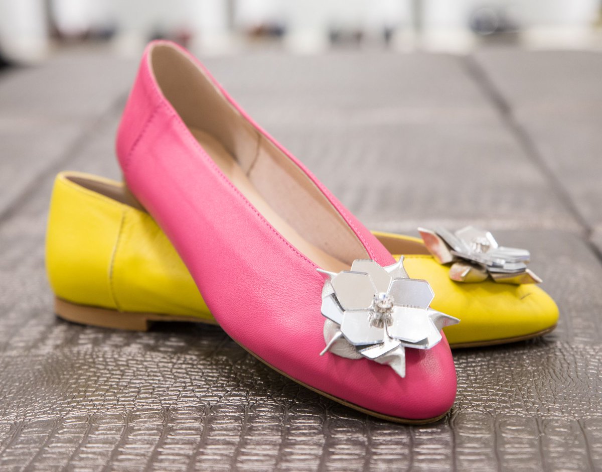 Eastgateshops's tweet photo. You don’t have to wear mega high stilettos to look dressed up. Shop these chic new shoes at #PreviewTheDesignerCollection in #EastgateShoppingCentre. https://t.co/zpEBvUhyxX