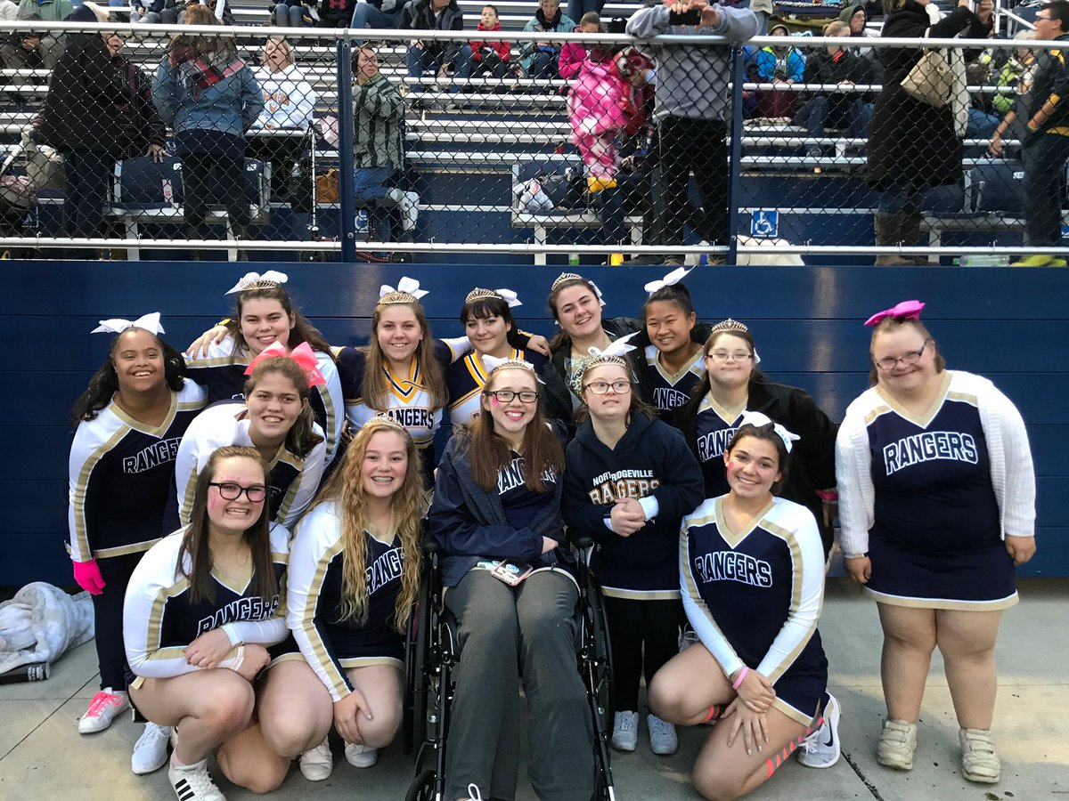 NRHSsparkle's tweet image. Team shot! These girls are so amazing❤️ #SeniorNight #sparkleeffect