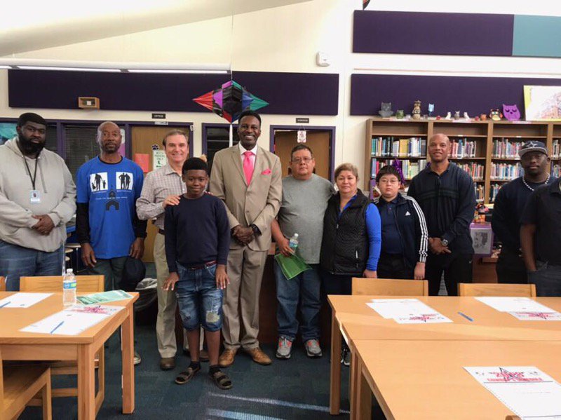 FWISD_HandleyMS's tweet photo. Dads of Handley greeting our greyhounds! #IAMHANDLEY https://t.co/wEFcFNYNL0