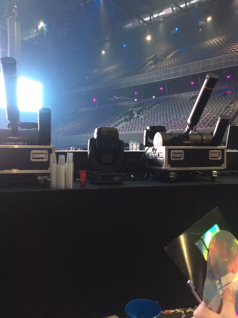 donutaekook's tweet photo. IM HERE OMG AFTER 13 HOURS OF STANDING IN A QUEUE

#BTSinAmsterdam https://t.co/igGg3al7mA
