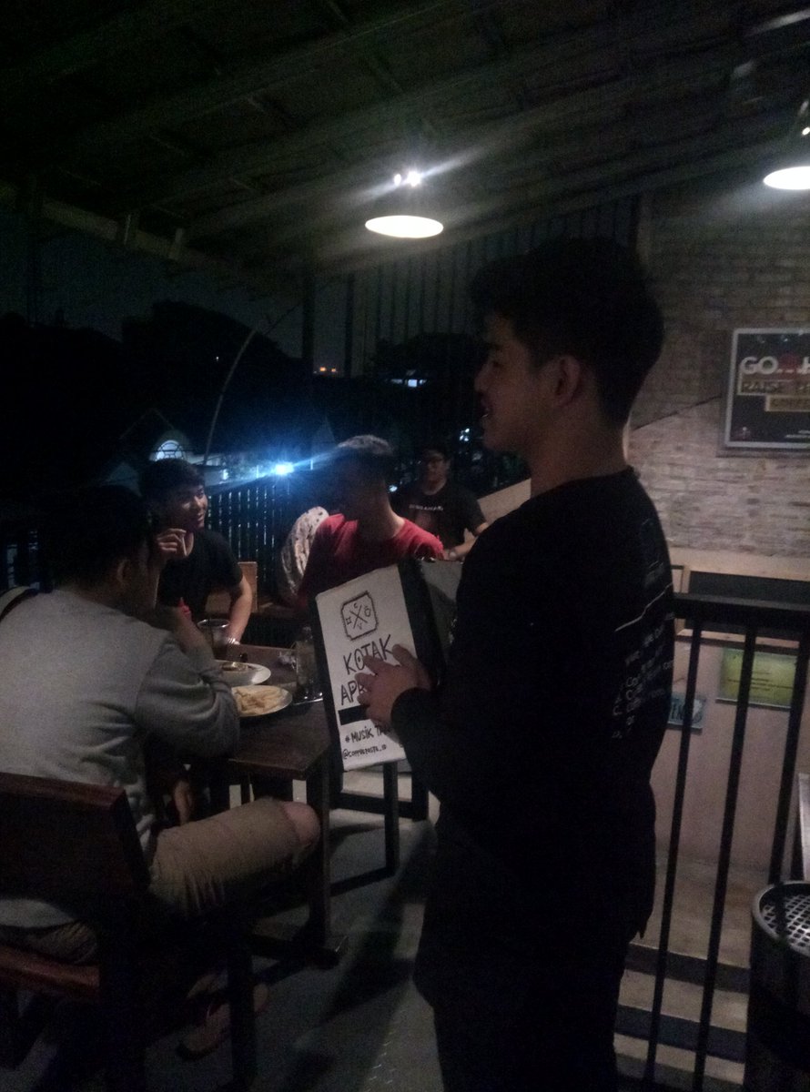 Selain #Puisian kami juga galang donasi untuk Palu-Donggala yang akan kami salurkan melalui <a href="/kitabisacom/">Kitabisa - Aplikasi Warga Bantu Warga</a>. #MalamPuisiBekasi #Puisian