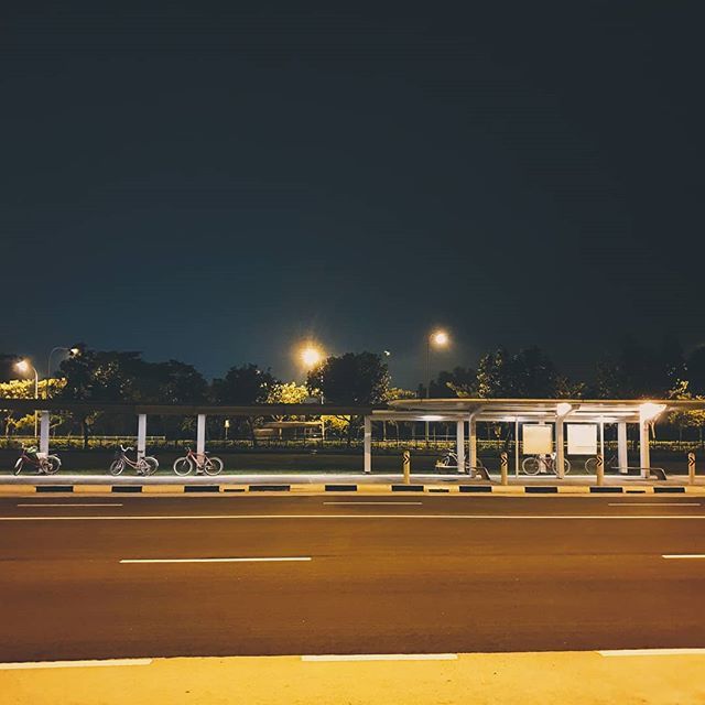 kazesuki's tweet photo. We go round and round tonight! Rain forecasted for tomorrow morning. #cycling #cycinginsingapore #Singapore #seletar #suddenlywerideagain #notodadbod https://t.co/tTNnJuCqp5 https://t.co/CdBAm5tcZJ