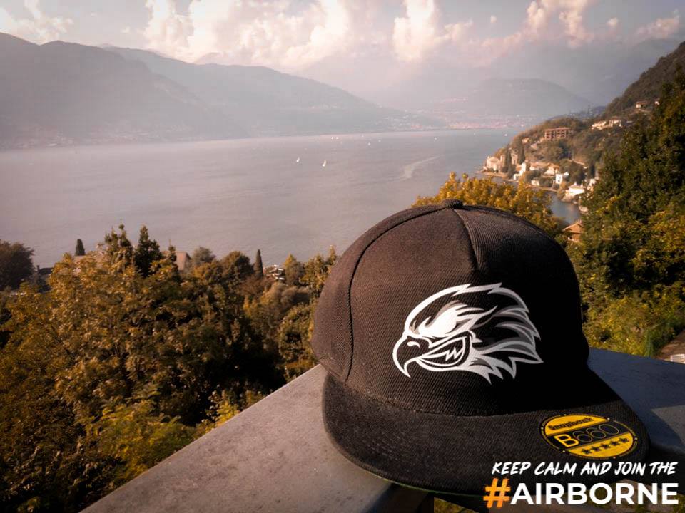 Die Airborne reist um die Welt! 
Schöne Grüße aus dem sonnigen Italien. #AirborneMerch 
Habt ihr schon unser schönes Merchandise gesehen??Weitere Bilder unseres tollen Merchandise werden folgen.🤪🤪

 Folgt uns doch auf Instagram!
 instagram.com/airborne_multi…