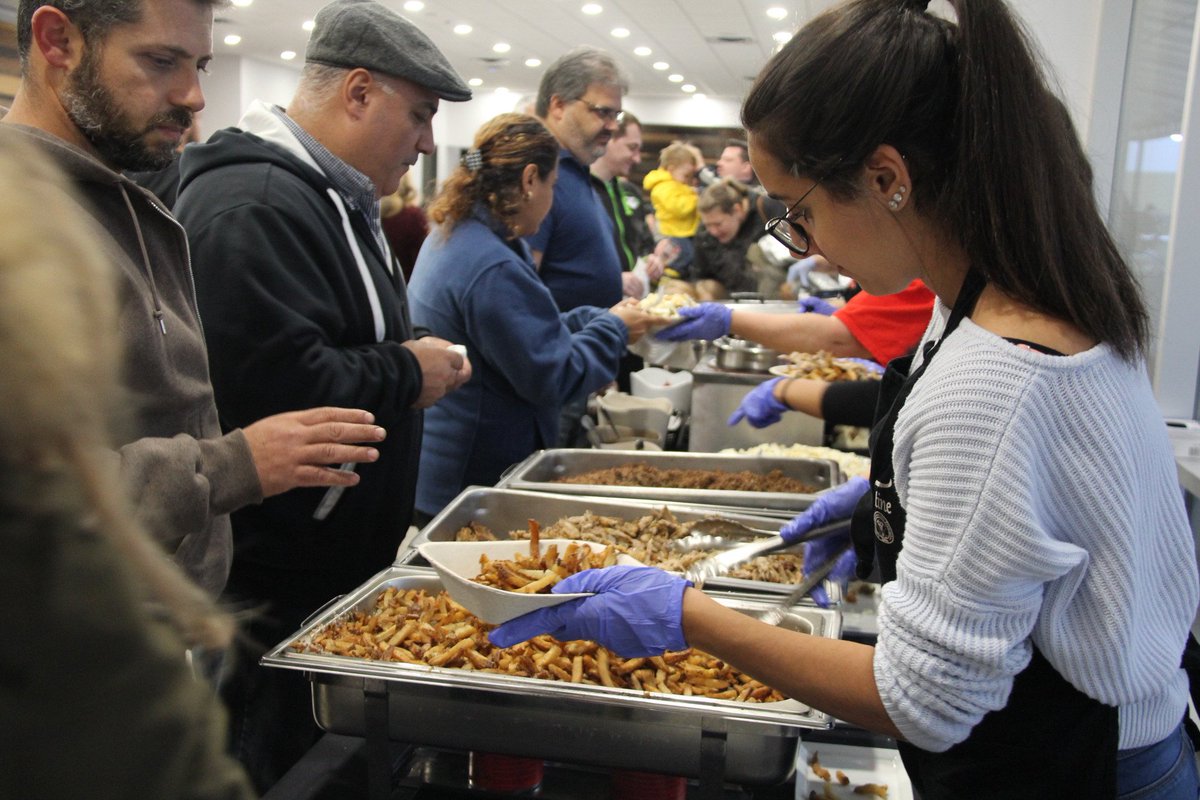 PHOTOS: Sold-Out Poutine Fest At Central Park Athletics sta.cr/34nm2 https://t.co/NNiPDmuLZn